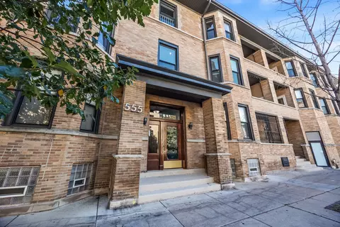 555 W Briar Pl #302, Chicago, IL 60657