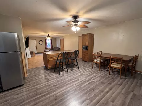 Dining - 828 Propes Rd, Iuka, IL 62849 photo 1 of 1