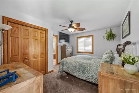 Bedroom - 2013 Sunnyside Beach Dr, Johnsburg, IL 60051 photo 1 of 5