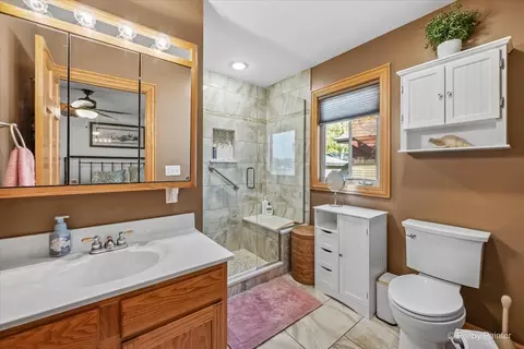 Bath - 2013 Sunnyside Beach Dr, Johnsburg, IL 60051 photo 2 of 3