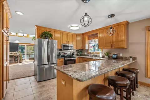 Kitchen - 2013 Sunnyside Beach Dr, Johnsburg, IL 60051 photo 3 of 4