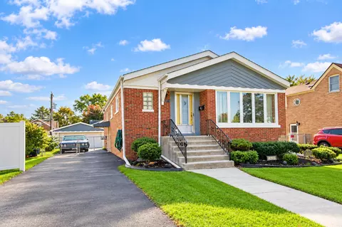 4311 W 108th Pl, Oak Lawn, IL 60453