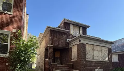 7521 S Ridgeland Ave, Chicago, IL 60649