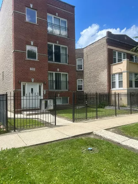 720 N Central Park Ave, Chicago, IL 60624