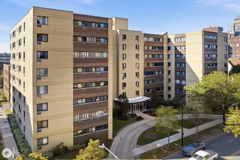 6300 N Sheridan Rd #712, Chicago, IL 60660