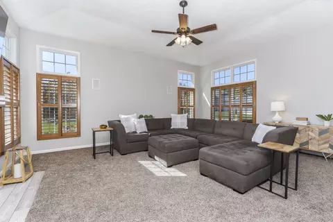 Living - 10069 Wolf Hill Rd, Bloomington, IL 61705 photo 3 of 5