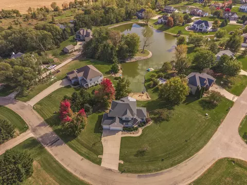 View/Area - 10069 Wolf Hill Rd, Bloomington, IL 61705 photo 6 of 8