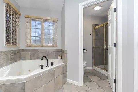 Bath - 10069 Wolf Hill Rd, Bloomington, IL 61705 photo 2 of 5