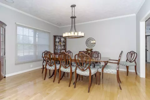 Dining - 10069 Wolf Hill Rd, Bloomington, IL 61705 photo 2 of 4