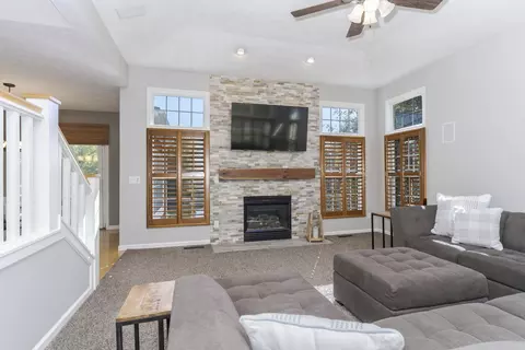 Living - 10069 Wolf Hill Rd, Bloomington, IL 61705 photo 1 of 5