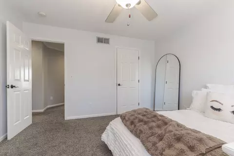 Bedroom - 10069 Wolf Hill Rd, Bloomington, IL 61705 photo 4 of 8