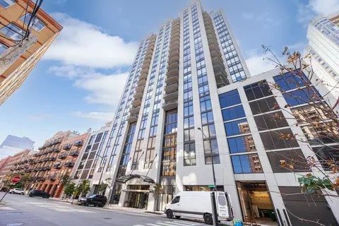 435 W Erie St #701, Chicago, IL 60654