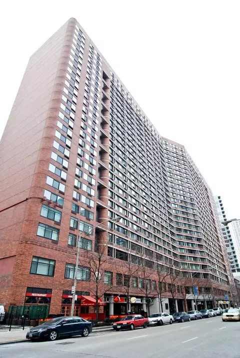 211 E Ohio St #819, Chicago, IL 60611