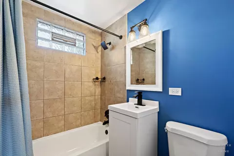 Bath - 2524 Clara St, Mchenry, IL 60050 photo 1 of 1