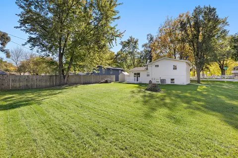 Exterior - 2524 Clara St, Mchenry, IL 60050 photo 4 of 6