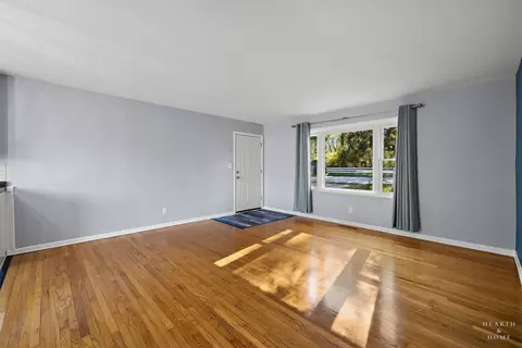 Living - 2524 Clara St, Mchenry, IL 60050 photo 3 of 4
