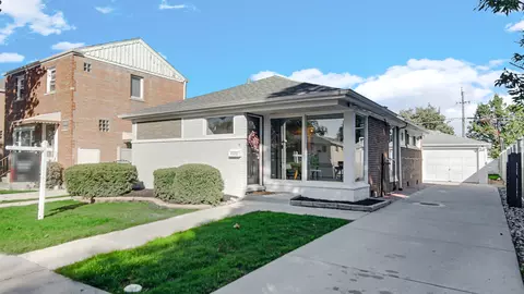 5237 S Natoma Ave, Chicago, IL 60638