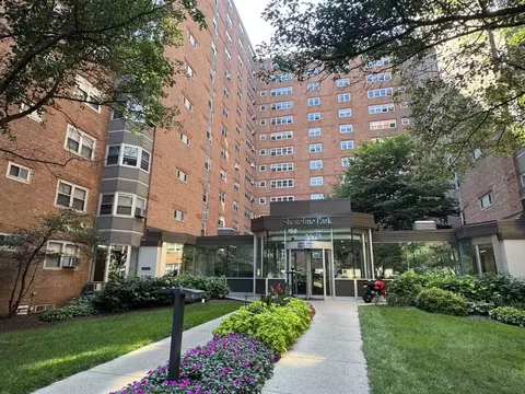 4950 N Marine Dr #203, Chicago, IL 60640