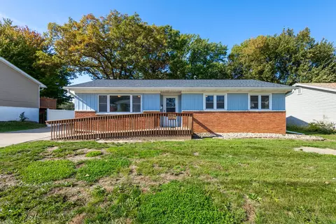 Exterior - 814 12th St, Silvis, IL 61282 photo 5 of 5