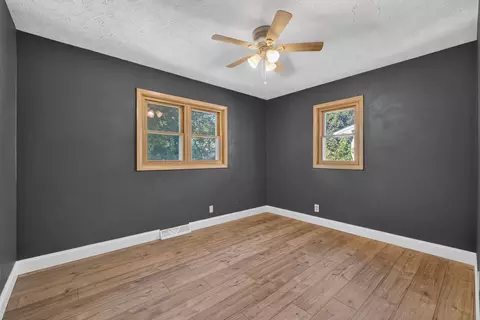 Bedroom - 814 12th St, Silvis, IL 61282 photo 4 of 5