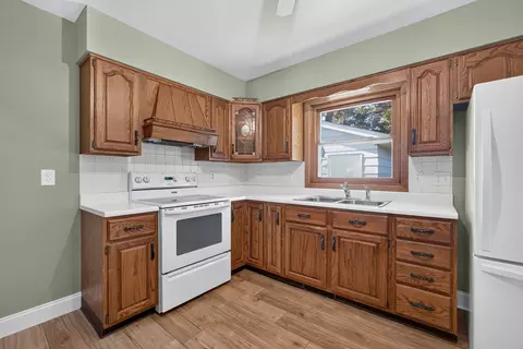 Kitchen - 814 12th St, Silvis, IL 61282 photo 2 of 3