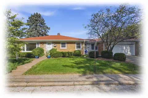 2304 E High St, Davenport, IA 52803