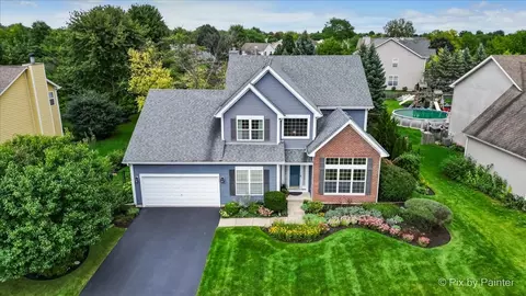 1173 Sandalwood Ln, Crystal Lake, IL 60014
