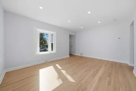 Living - 3310 186th St, Lansing, IL 60438 photo 2 of 5