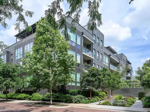 2643 N Hermitage Ave #206, Chicago, IL 60614