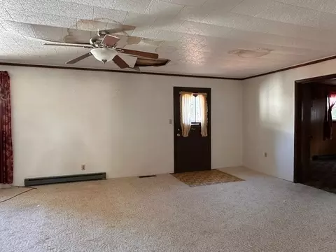 Living - 1107 E Ruth St, Benton, IL 62812 photo 3 of 5