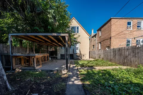 4247 W Crystal Ave, Chicago, IL 60651