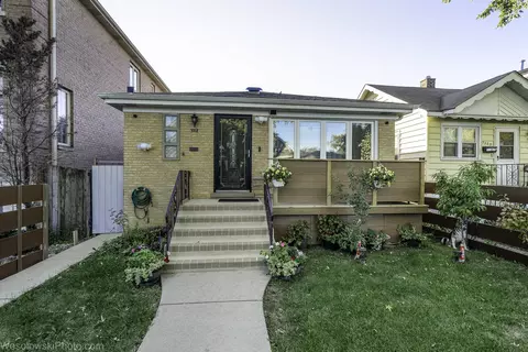 3318 N Oriole Ave, Chicago, IL 60634