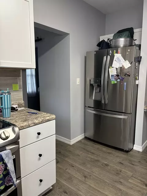 Kitchen - 526 E Smith St, Benton, IL 62812 photo 3 of 4