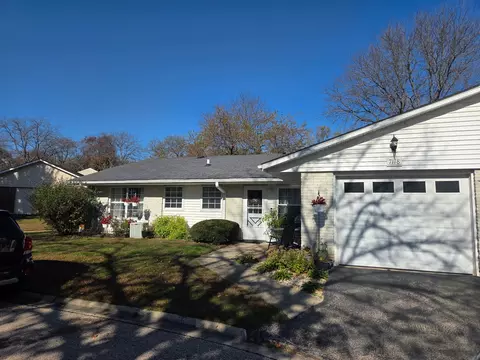 7118 Lexington Ln #180, Fox Lake, IL 60020
