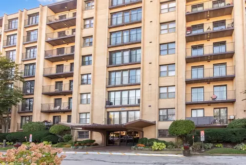 4601 W Touhy Ave #506, Lincolnwood, IL 60712