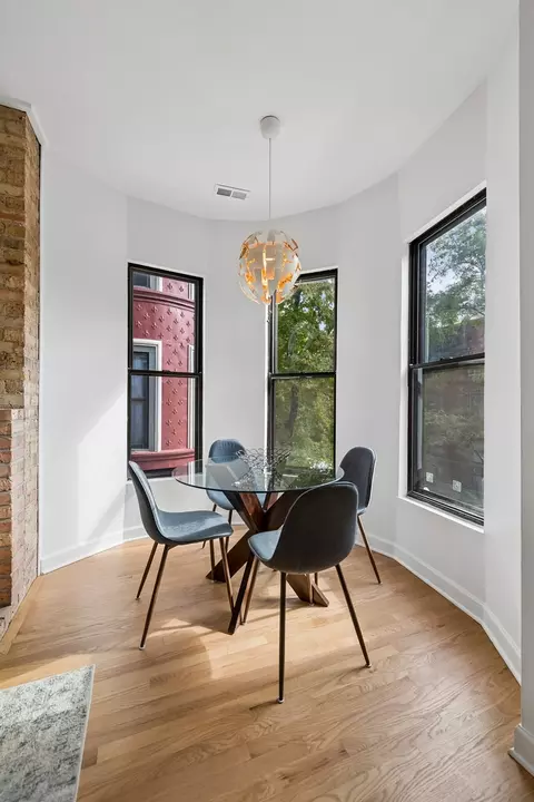 Dining - 846 W Cornelia Ave #202, Chicago, IL 60657 photo 1 of 1