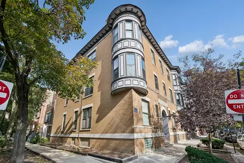 846 W Cornelia Ave #202, Chicago, IL 60657