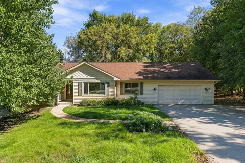 4516 Hillside Ct, Crystal Lake, IL 60012