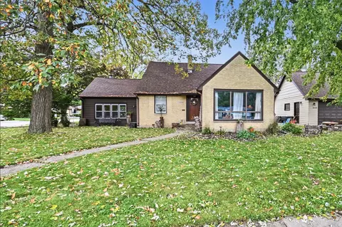2115 Lydia St, Waukegan, IL 60085