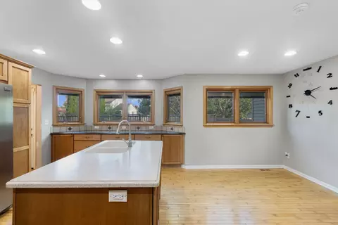 Kitchen - 697 Fox Holw, Dekalb, IL 60115 photo 5 of 5