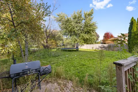Exterior - 697 Fox Holw, Dekalb, IL 60115 photo 3 of 9
