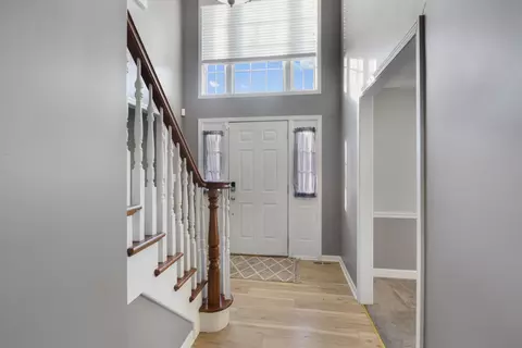 Entry Way - 697 Fox Holw, Dekalb, IL 60115 photo 1 of 1