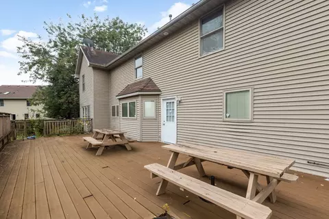 Exterior - 697 Fox Holw, Dekalb, IL 60115 photo 7 of 9