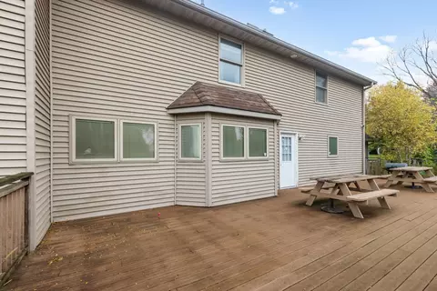 Exterior - 697 Fox Holw, Dekalb, IL 60115 photo 8 of 9
