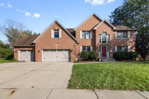 Exterior - 697 Fox Holw, Dekalb, IL 60115 photo 2 of 9