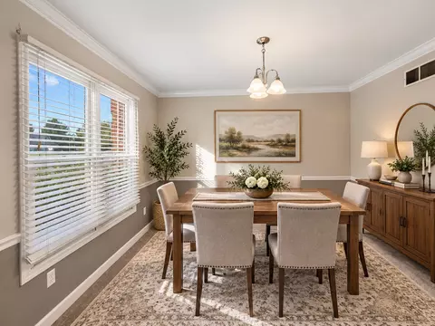 Dining - 697 Fox Holw, Dekalb, IL 60115 photo 1 of 2