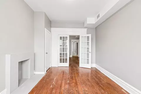 Living - 6344 S Eberhart Ave, Chicago, IL 60637 photo 9 of 10