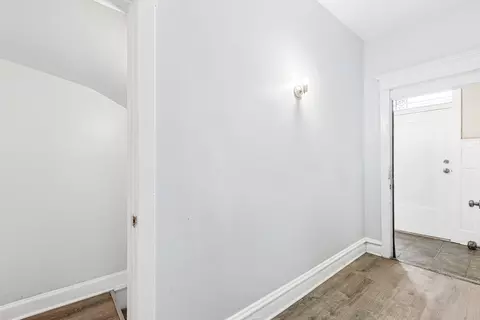 Entry Way - 6344 S Eberhart Ave, Chicago, IL 60637 photo 1 of 3