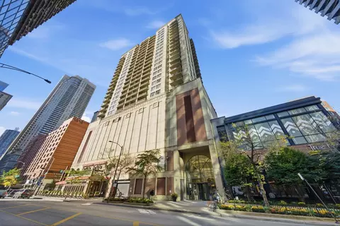 630 N State St #1208, Chicago, IL 60654