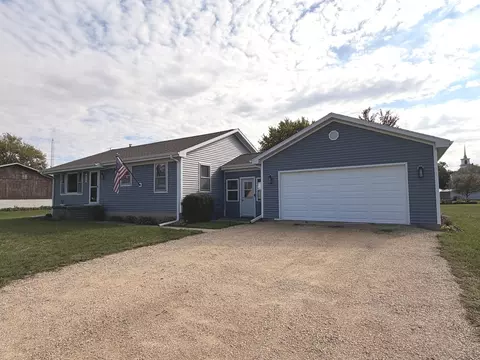 Exterior - 407 W Santee St, Sublette, IL 61367 photo 2 of 10